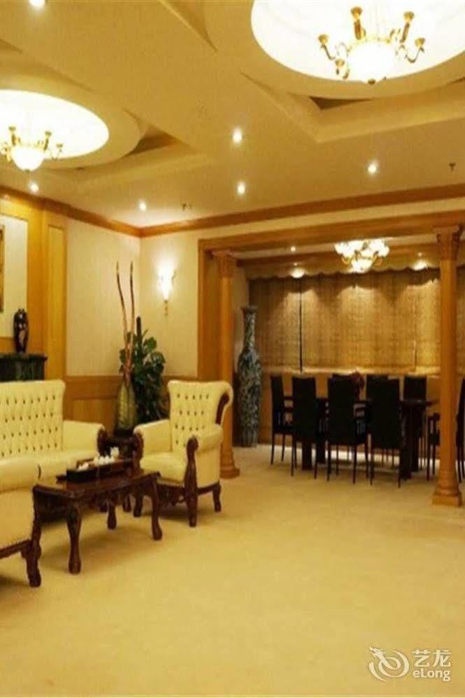 Lijing Grand Hotel City Center Лючжоу Экстерьер фото